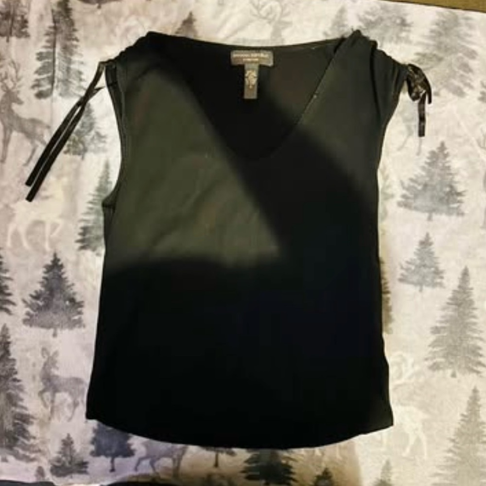 Black Banana Republic T-shirt, short sleeves. Size sm.